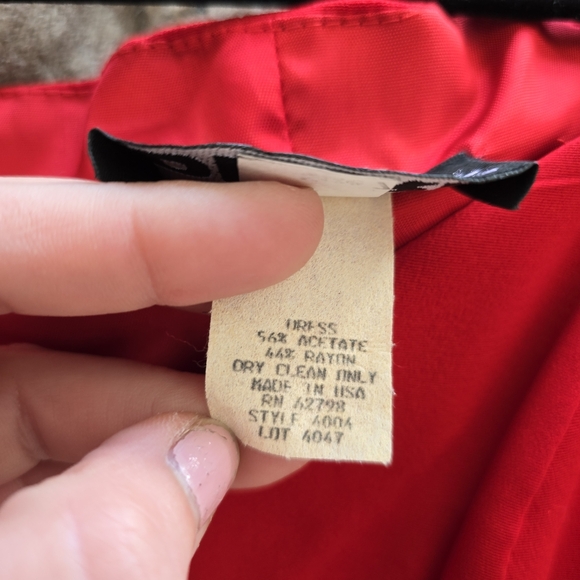 Perfect Little Red Dress - Picture 7 of 7